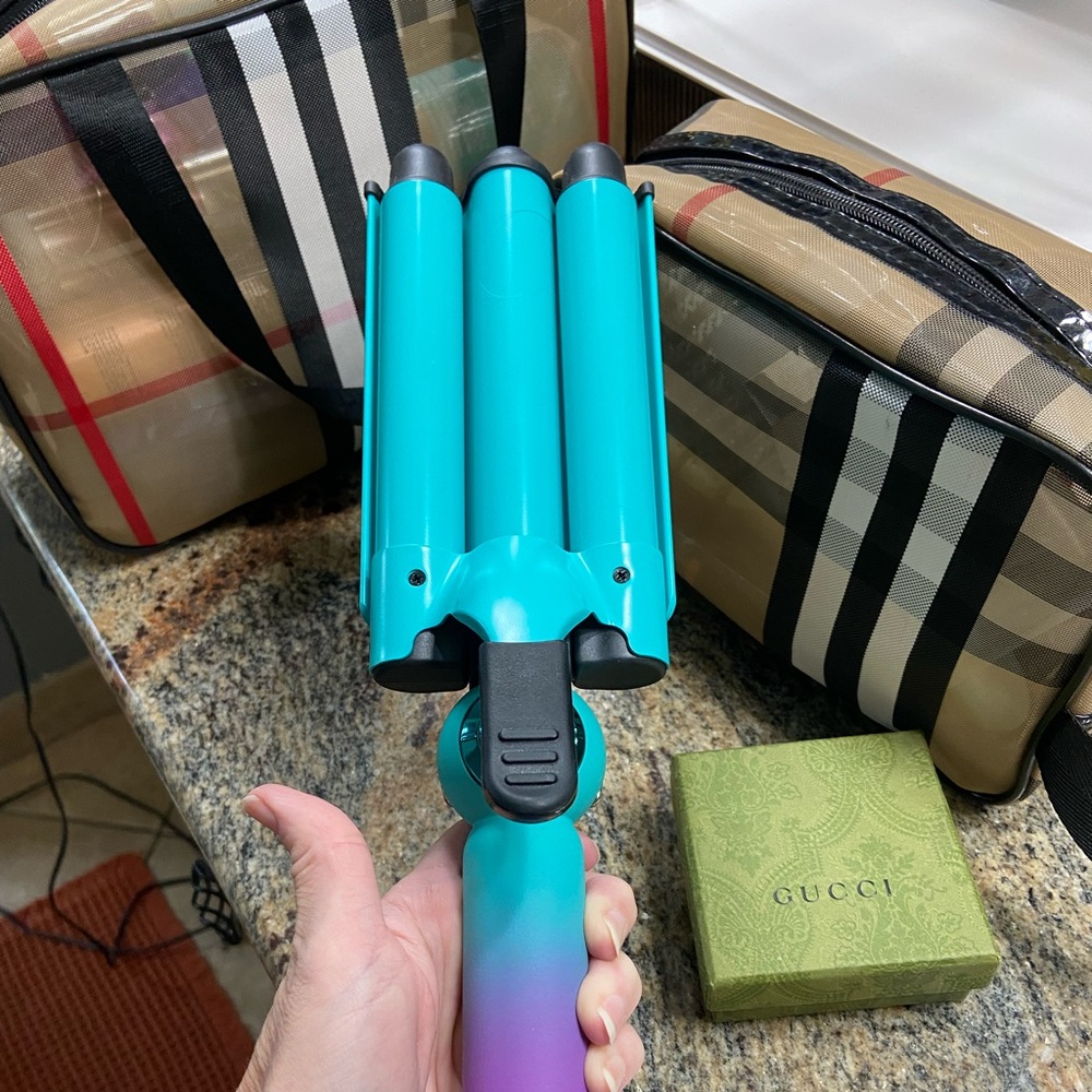 TIGI Bed Head Wave Affair 3 Barrel Digital Jumbo Hair Waver